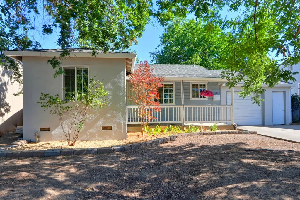 1449 Stoddard St photo 1