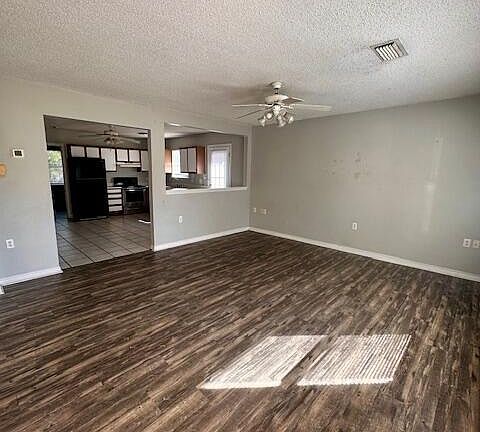 3rd image of 8100-8104 Exchange St