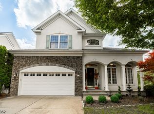 2 Rockspray Ct, Howell, NJ 07731