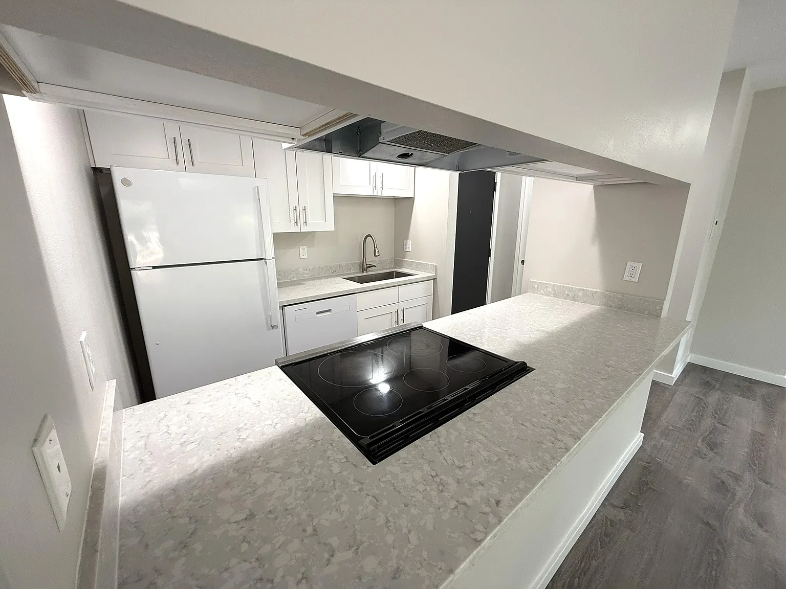 2 bed, 850 sqft, $2,185 — Photo 4