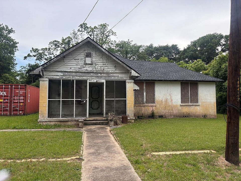 1st image of 2918 9th St