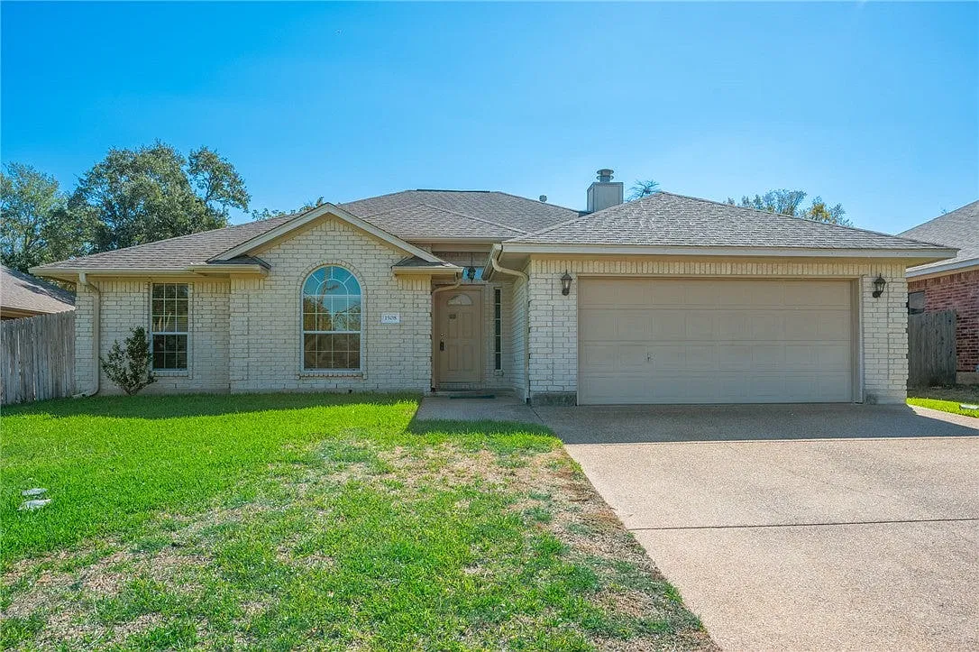 4 bed, 1765 sqft, $1,995 — Photo 1