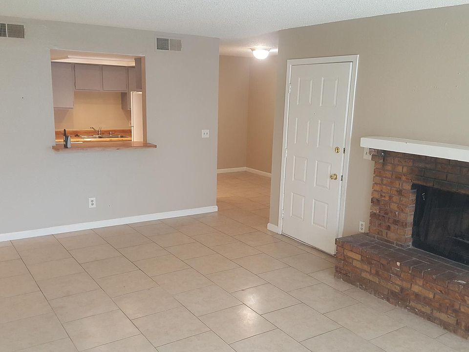 1st image of 2981 Country Manor Ln APT 10