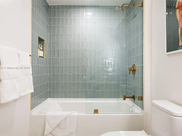 159 NE 6th St #3001 — Photo 4