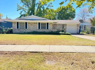1838 Wintergreen Rd, Carrollton, TX 75006