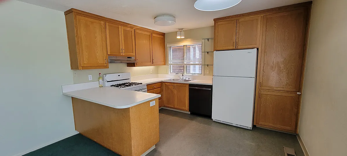 Building Photo - 2720 Stuart St #4