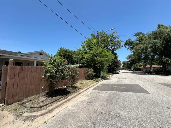 1309 Tarley St, Houston, TX 77009