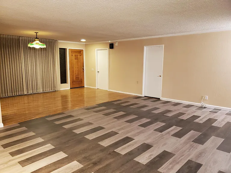 2540 Clairemont Dr #101 — Photo 7