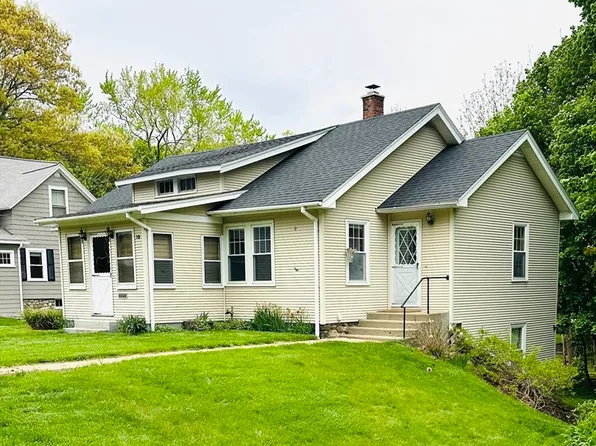 10 Park St, Auburn, MA 01501