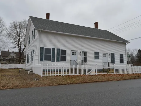 70 Hill St, Jewett City, CT 06351