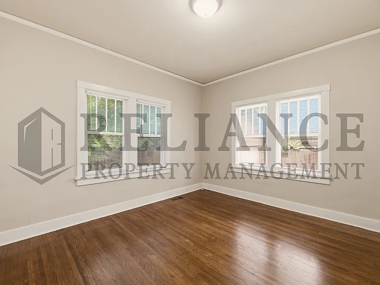 525 S Chautauqua Ave — Photo 40