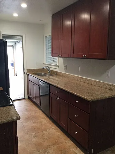 2 Bedroom / 1 Bathroom Townhome in Bay Point Photo 1