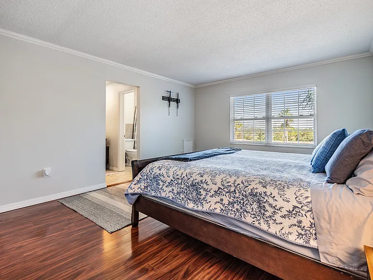701 Poinsettia Rd #306 — Photo 18