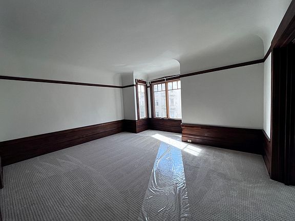 3rd image of 940 Jones St APT 4