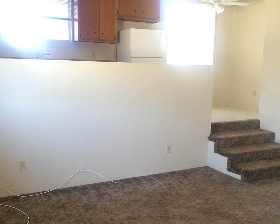 1st image of 975 E Washington Ave APT F