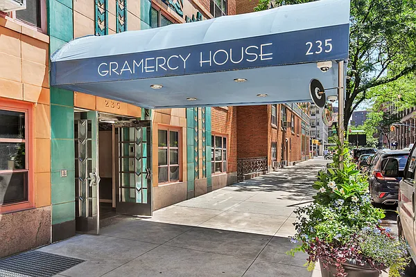 Sold by Compass | media 8