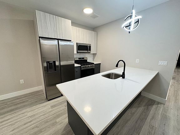 5th image of 6118 Jefferson St #3