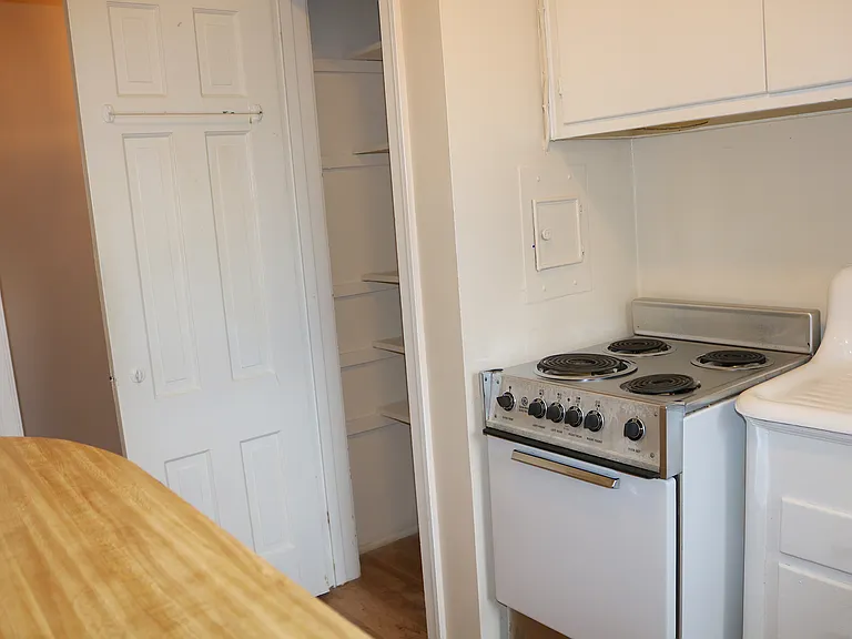 2827 Thornhill Rd — Photo 14