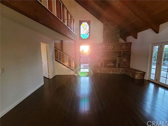 5th image of 103 S Treanor Ave