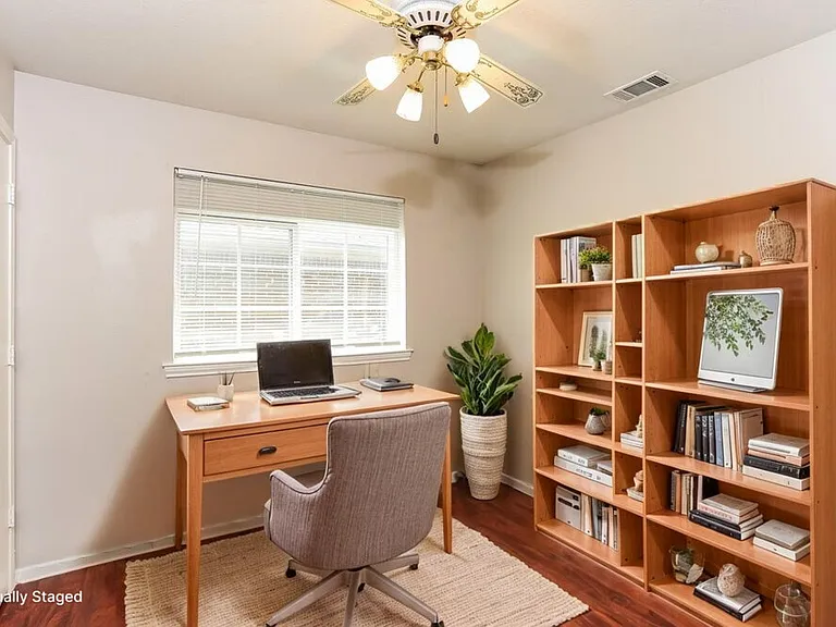 704 Brookhaven Dr — Photo 15