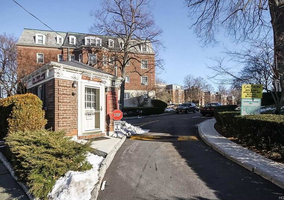 1st image of 6 Chateaux Cir APT 6N