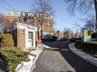 6 Chateaux Cir APT 6N, Scarsdale, NY 10583