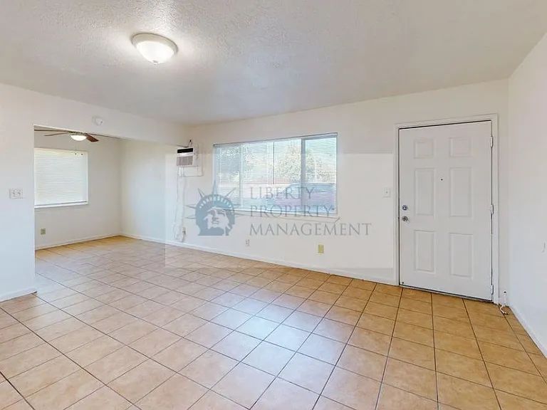 963 E H St #13 — Photo 3