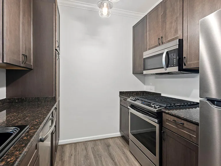 Gas oven range, 42" cabinets