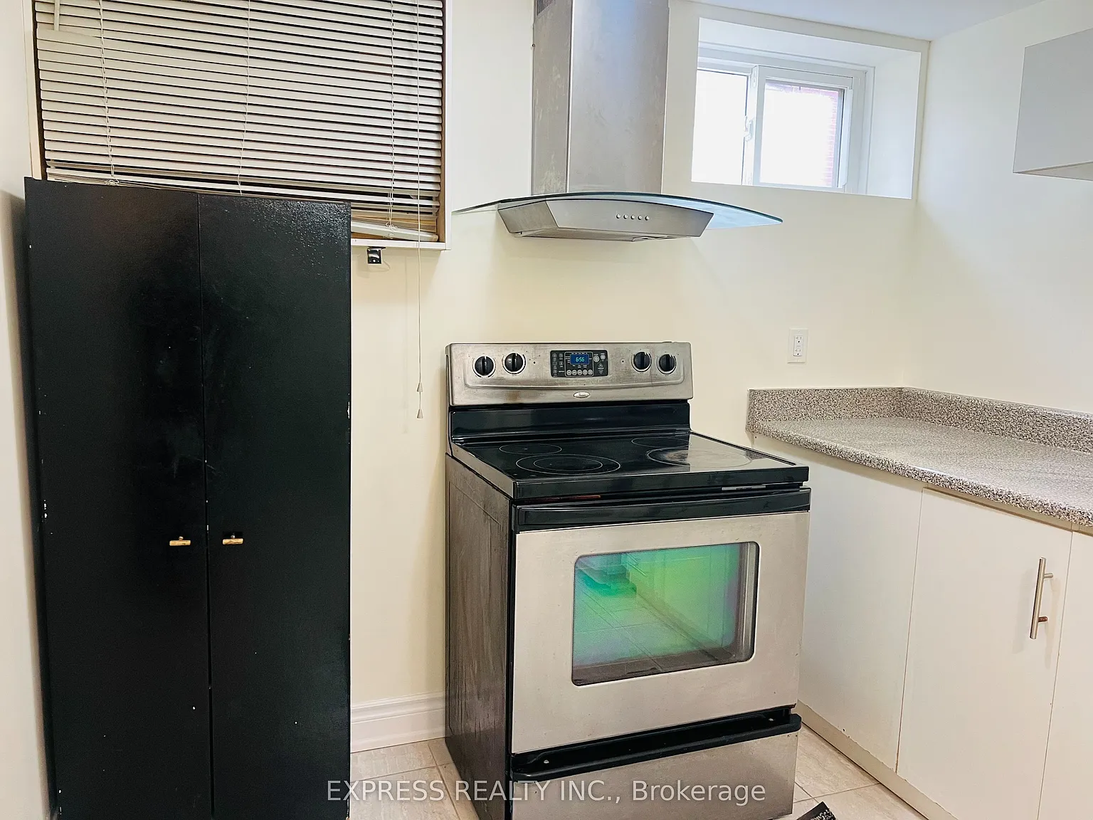 2 bed, $1,600 — Photo 3