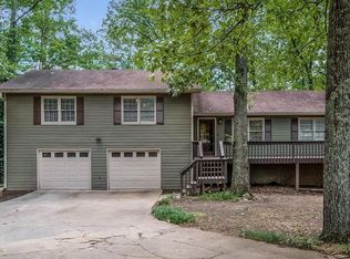 206 Lake Ct, Woodstock, GA 30188