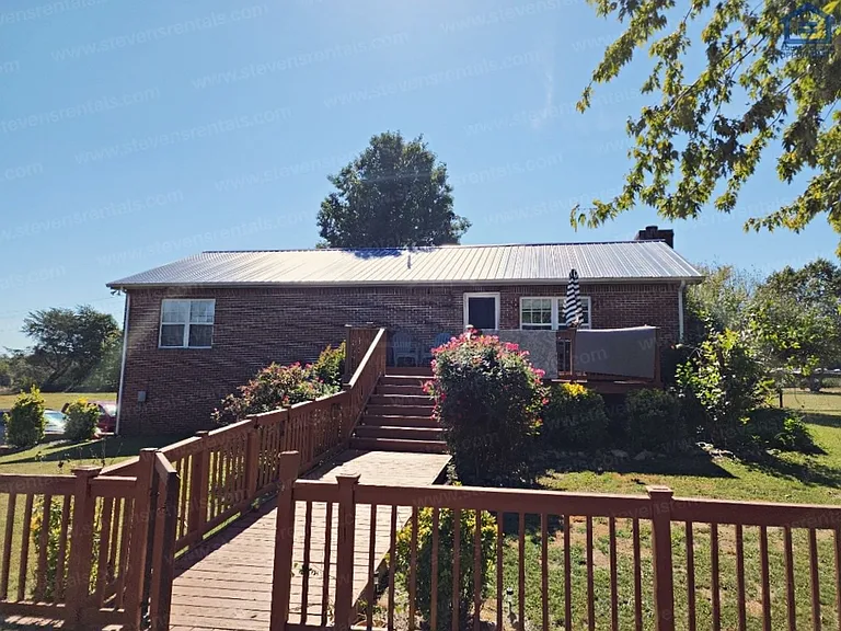 515 Willis Martin Rd — Photo 3