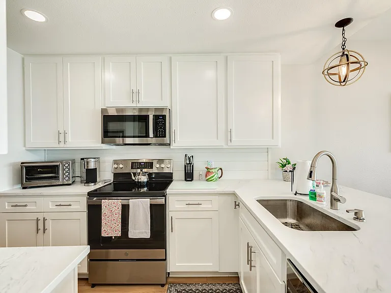 7700 Seawall Blvd #302 — Photo 8