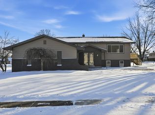 2008 Sir Richard Rd, Schererville, IN 46375