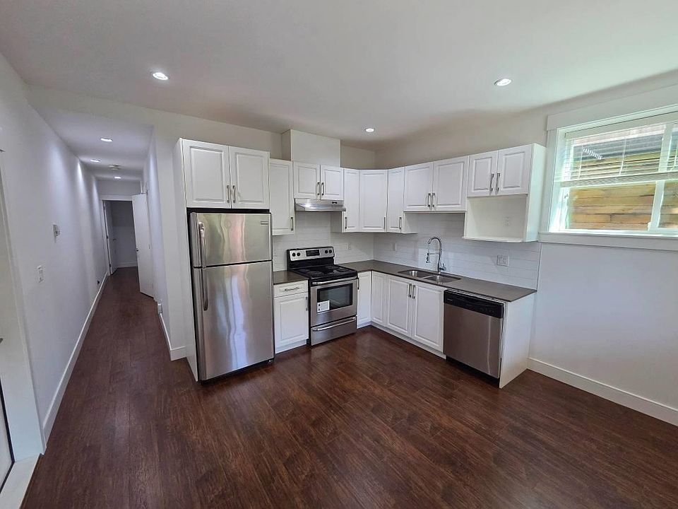 1st image of 726 Delestre Ave