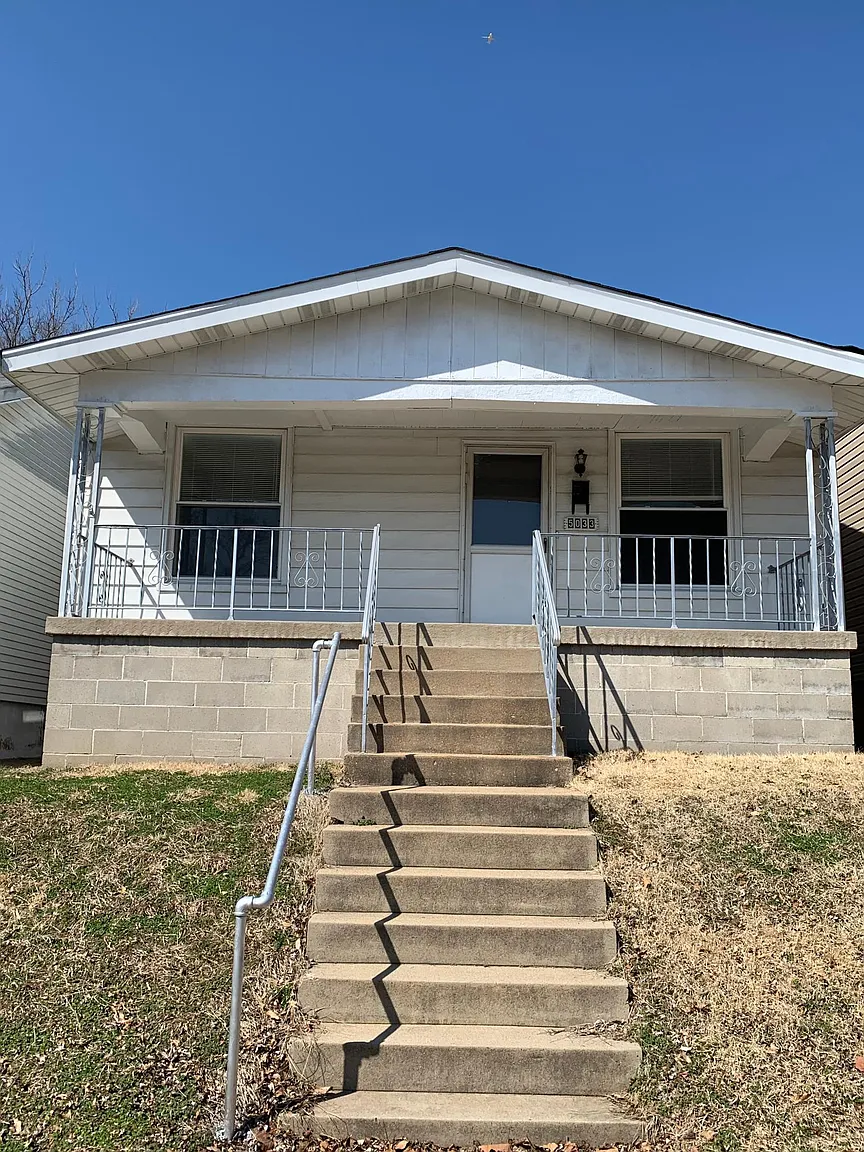 5033 Alexander St photo 1