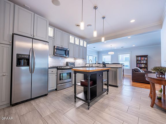 3rd image of 111 N 3rd St Unit 1000