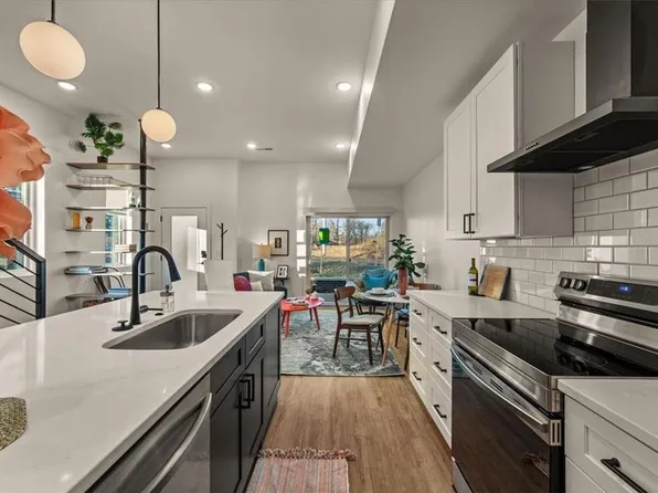 1225 E 29th St, Kansas City, MO 64109