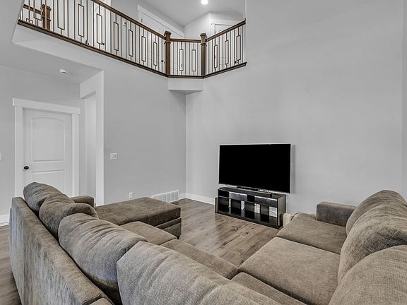 5th image of 4541 W Watchmen Way