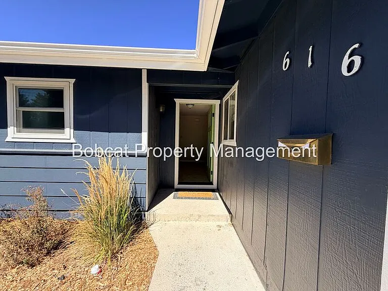 616 Pioche St — Photo 2