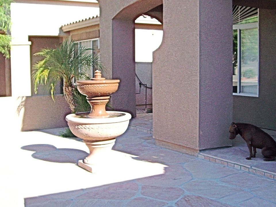 New Front Porch w Fountain