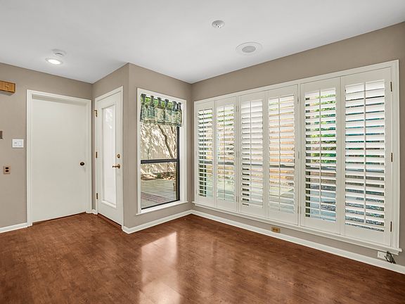 4th image of 3227 Stonehenge Ln