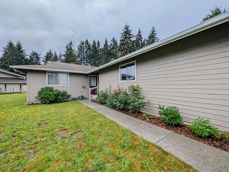 9114 44th Drive NE — Photo 2