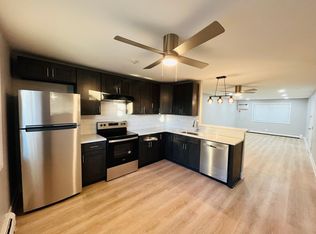 539 Brookside Dr APT B, Westmont, IL 60559