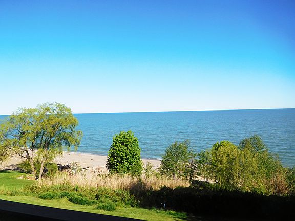3rd image of 9059 Lake Overlook Dr