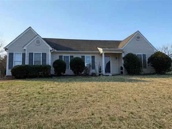 110 Wyndham Dr, Pendleton, SC 29670