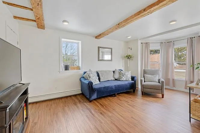 2 bed, 800 sqft, $2,550 — Photo 2
