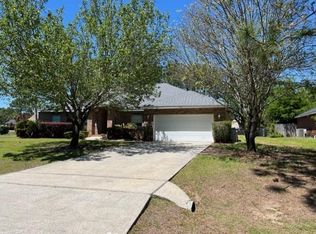 2409 Crescent Rd, Navarre, FL 32566