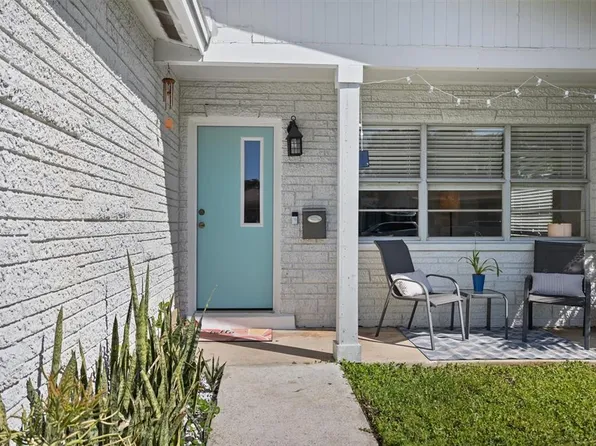 1867 Mississippi Ave NE, Saint Petersburg, FL 33703