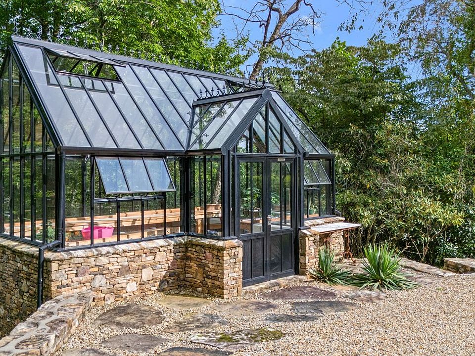 7th image of this home