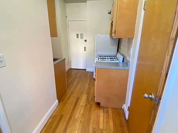 5th image of 212 Avenue B #3S